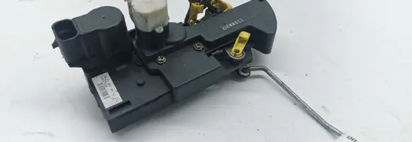 Opel Frontera B Front door lock 16634324 16637560