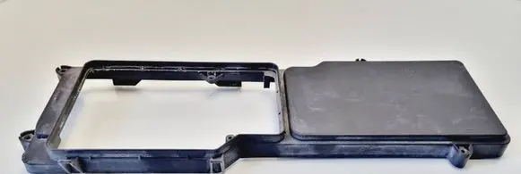 Mercedes-Benz E W210 Fuse box cover 2105400682