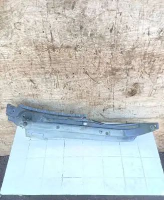 Audi Q7 4L Fender mounting bracket 4L0805157B 10707
