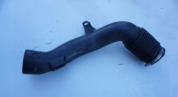 Air intake hose/pipe