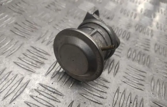 Audi A6 S6 C5 4B EGR valve 078131166