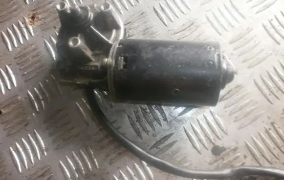 Citroen Xsara Wiper motor 0390241356