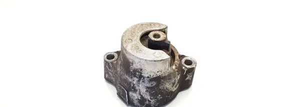 Honda Accord Engine mount bracket