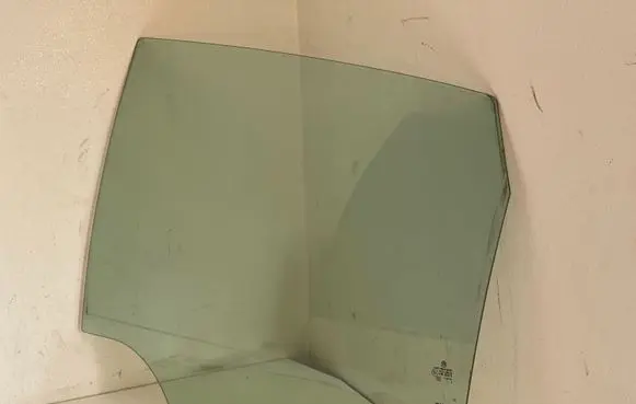 Volkswagen Polo V 6R Rear door window glass 6R6845205 43R000015