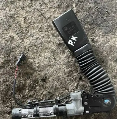 BMW 7 F01 F02 F03 F04 Front seatbelt buckle 624082000A