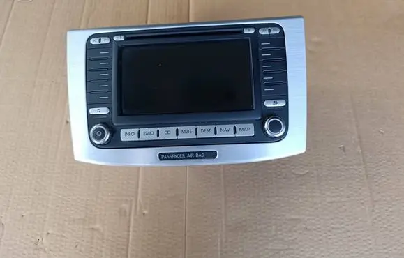Volkswagen PASSAT B6 Radio/CD/DVD/GPS head unit 1K0035198C
