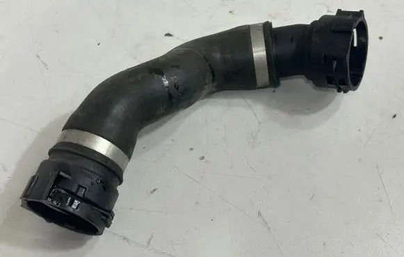 BMW 6 F12 F13 Engine coolant pipe/hose 8511928