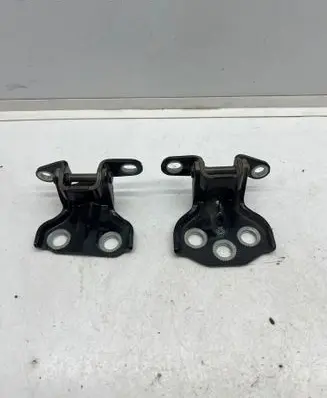 MG ZS Rear door upper hinge 50011623 50011520