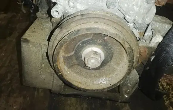 Nissan Almera N16 Crankshaft pulley