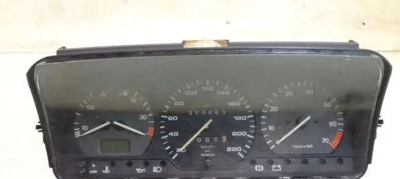 Volkswagen PASSAT B4 Speedometer (instrument cluster) 3A0919033AS