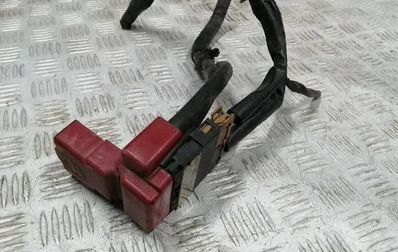 Suzuki Swift III Positive cable (battery) 
