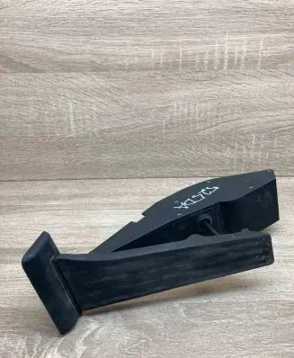 BMW X5 E53 Accelerator throttle pedal 6753053 25916010