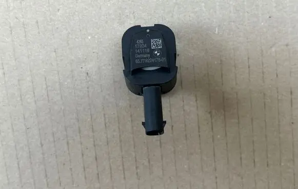 BMW 5 F10 F11 Airbag deployment crash/impact sensor 9224178