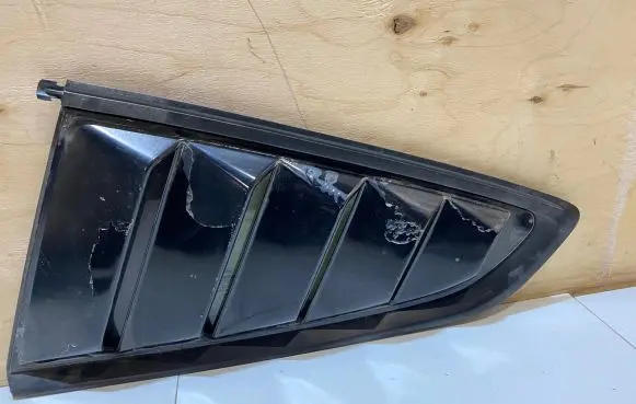 Ford Mustang VI Rear side window FR3B6329701AG