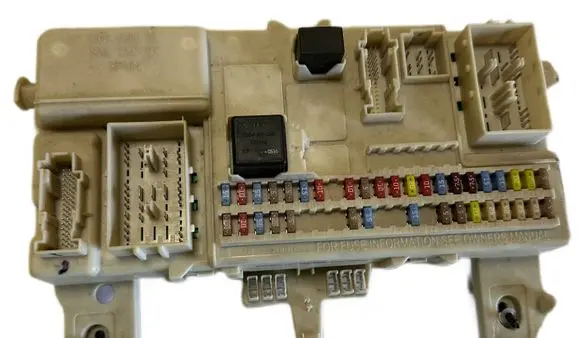 Volvo S40 Fuse module 519096408