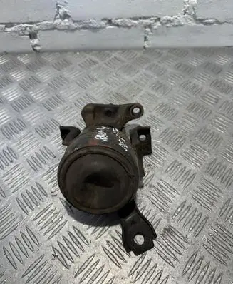 Toyota RAV 4 (XA20) Engine mount bracket