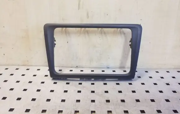 Radio/GPS head unit trim