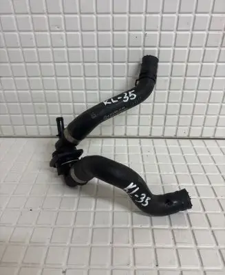 Mercedes-Benz E W213 Engine coolant pipe/hose A2138302105