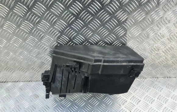 Nissan Qashqai J12 Fuse box cover PU7442