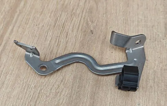 BMW X6 G06 Oil filter mounting bracket 7926048