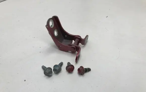 Honda HR-V Front door upper hinge