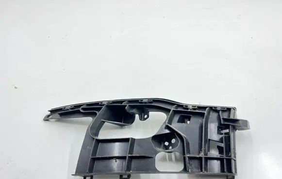 Audi A7 S7 4G Front bumper mounting bracket 4G8807095
