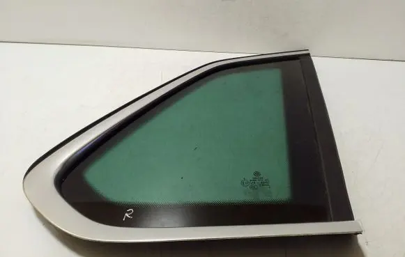 Volkswagen Tiguan Rear side window 43R00101