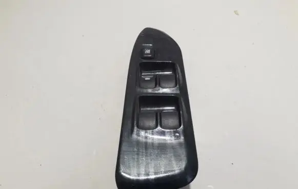 Mitsubishi Lancer Electric window control switch MR587878 C8D-D365M