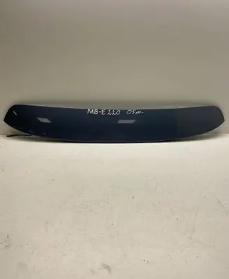 Tailgate/trunk spoiler