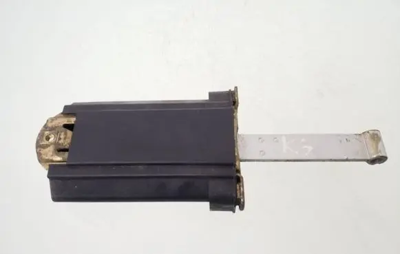 Mercedes-Benz S W140 Rear door check strap stopper