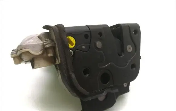 Audi A4 S4 B6 8E 8H Front door lock 8E2837015AA