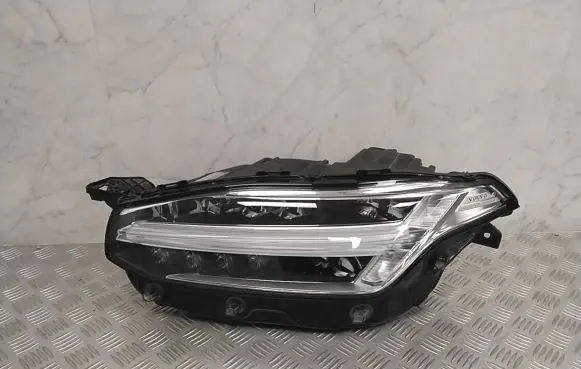 Volvo XC90 Headlight/headlamp 32228296