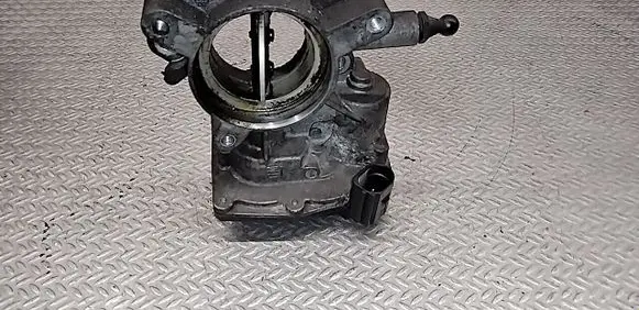 Opel Insignia A Throttle valve 55564164