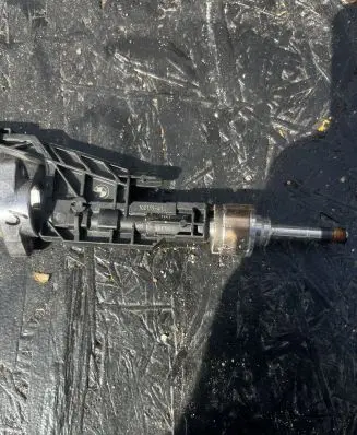 BMW X4M F98 Fuel injector 8671991