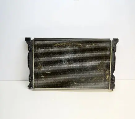 Audi A4 S4 B7 8E 8H Coolant radiator 8E0121251A