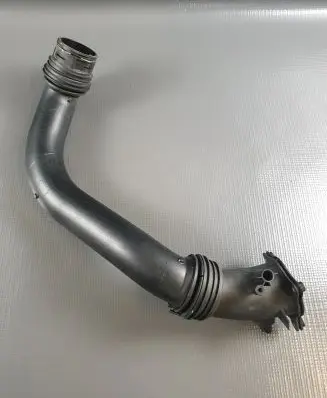 BMW 5 G30 G31 Intercooler hose/pipe 8601683 13718601683
