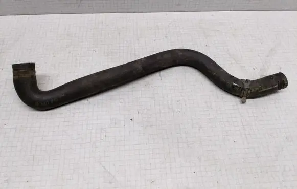 Volkswagen Golf III Engine coolant pipe/hose 1H0819371