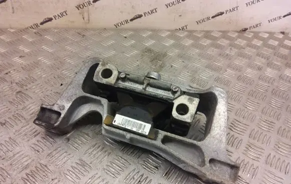 Mercedes-Benz A W176 Engine mount bracket A2462402617