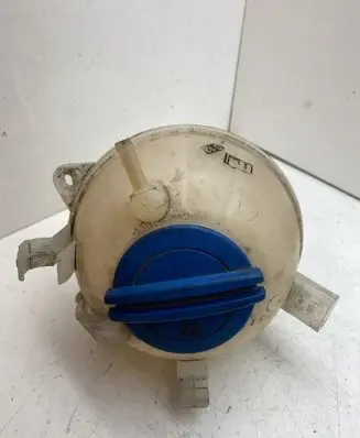 Volkswagen Jetta VI Coolant expansion tank/reservoir 5C0121407A