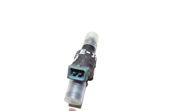 BMW 8 E31 Fuel injector 0280150715