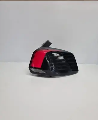 Peugeot 5008 II Rear/tail lights 9811028180