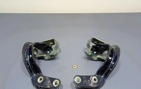 Audi Q7 4L Tailgate/trunk/boot hinge 4M0827300C