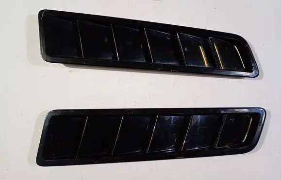 Ford Mustang V Bonnet/hood grill DR3316C928ADW