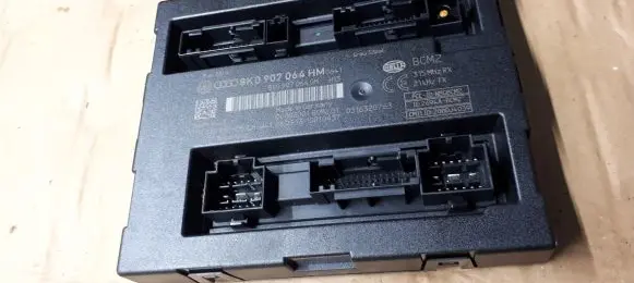 Audi A4 S4 B8 8K Comfort/convenience module 8K0907064HM