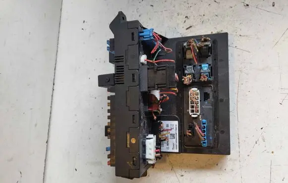 Mercedes-Benz E W211 SAM control unit 2115453901