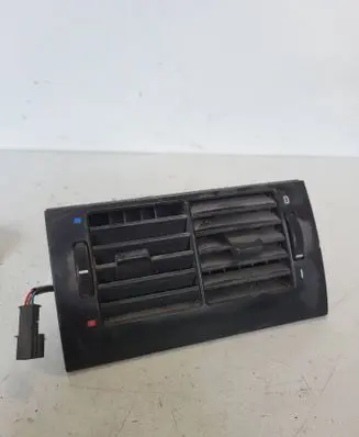 BMW 5 E39 Rear air vent grill 8376150