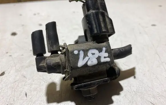 Nissan Pathfinder R51 Vacuum valve K5T4658