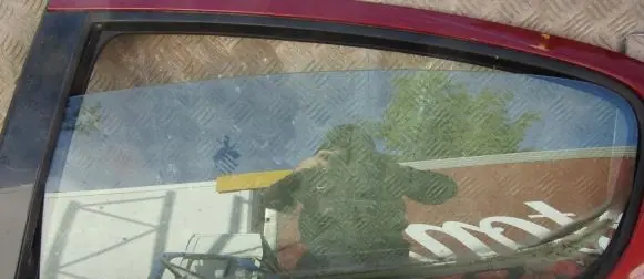 Peugeot 407 Rear door window glass