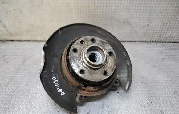 Volkswagen Touareg I Rear wheel hub spindle/knuckle 