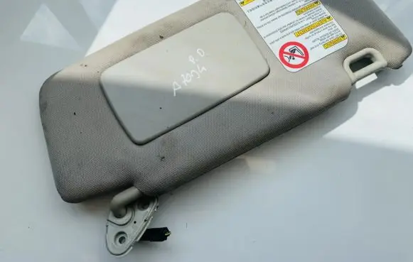 Subaru Legacy Sun visor